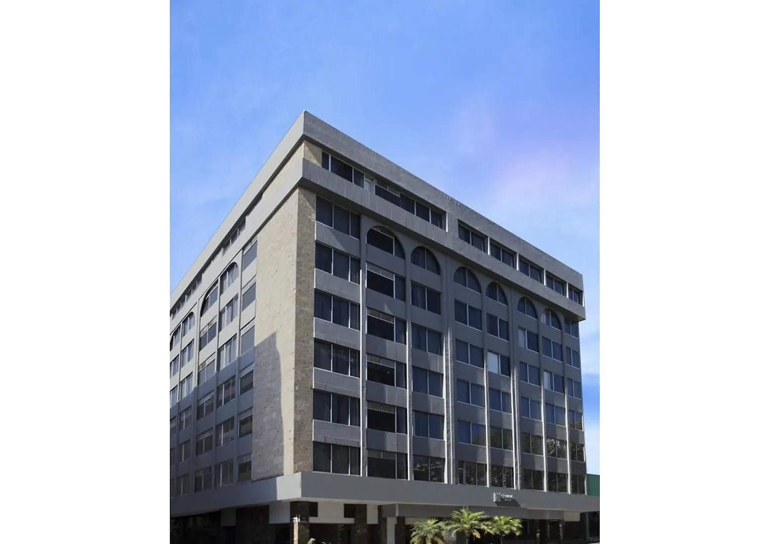 Hotel Plaza Genova Centro غوادالاجارا
