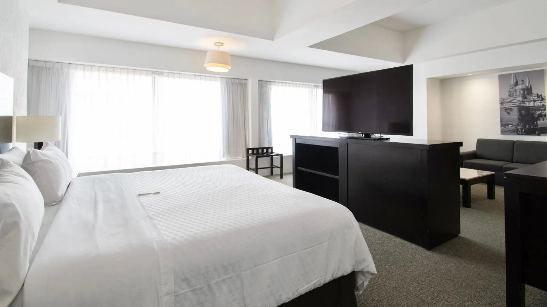 Hotel Plaza Genova Centro غوادالاجارا