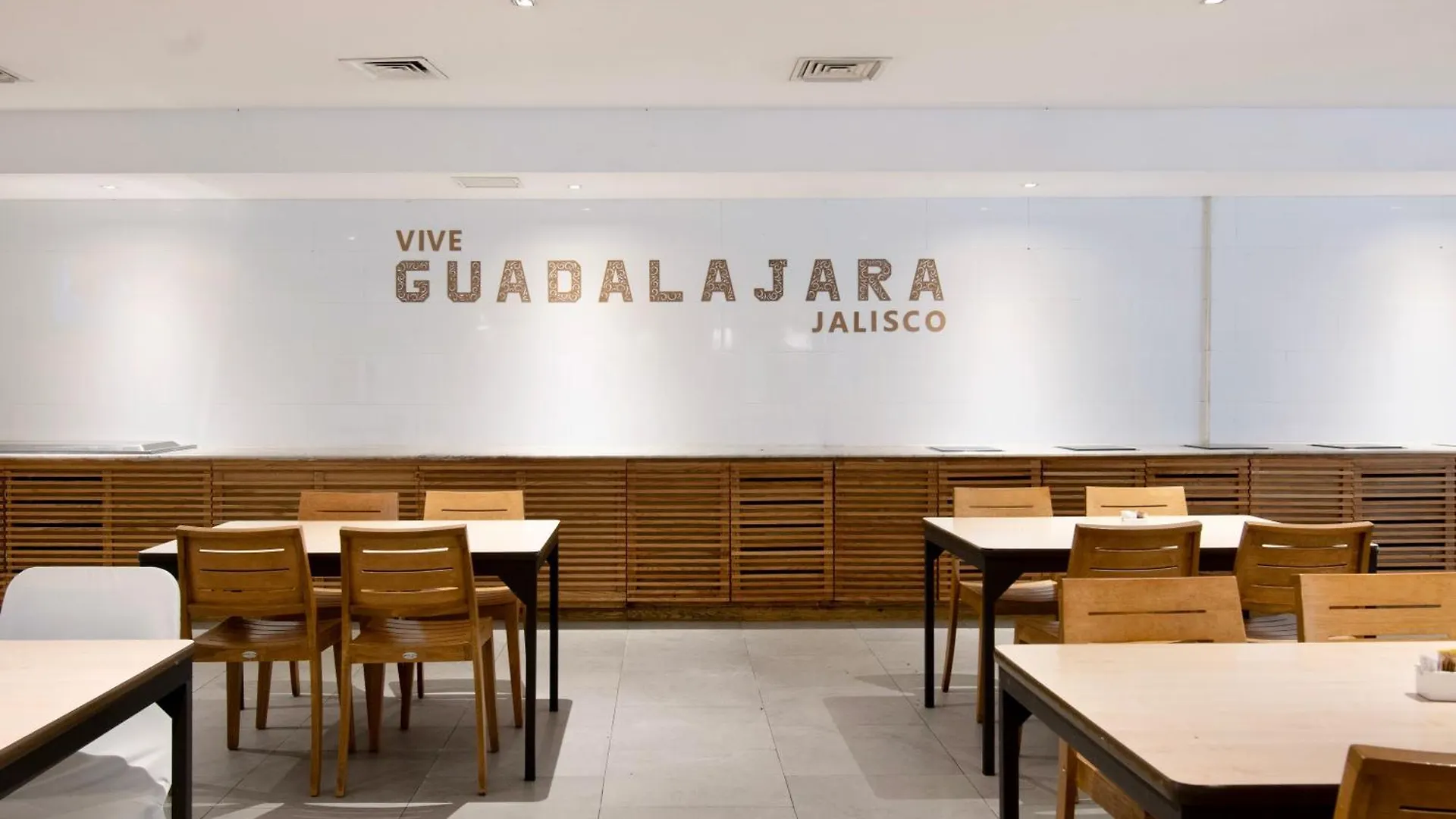 Hotel Plaza Genova Centro غوادالاجارا