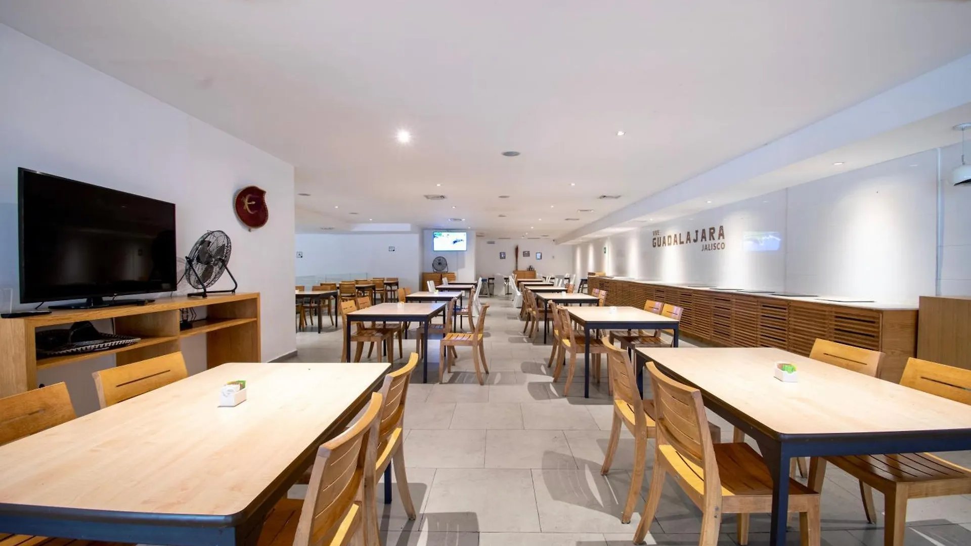 Hotel Plaza Genova Centro غوادالاجارا