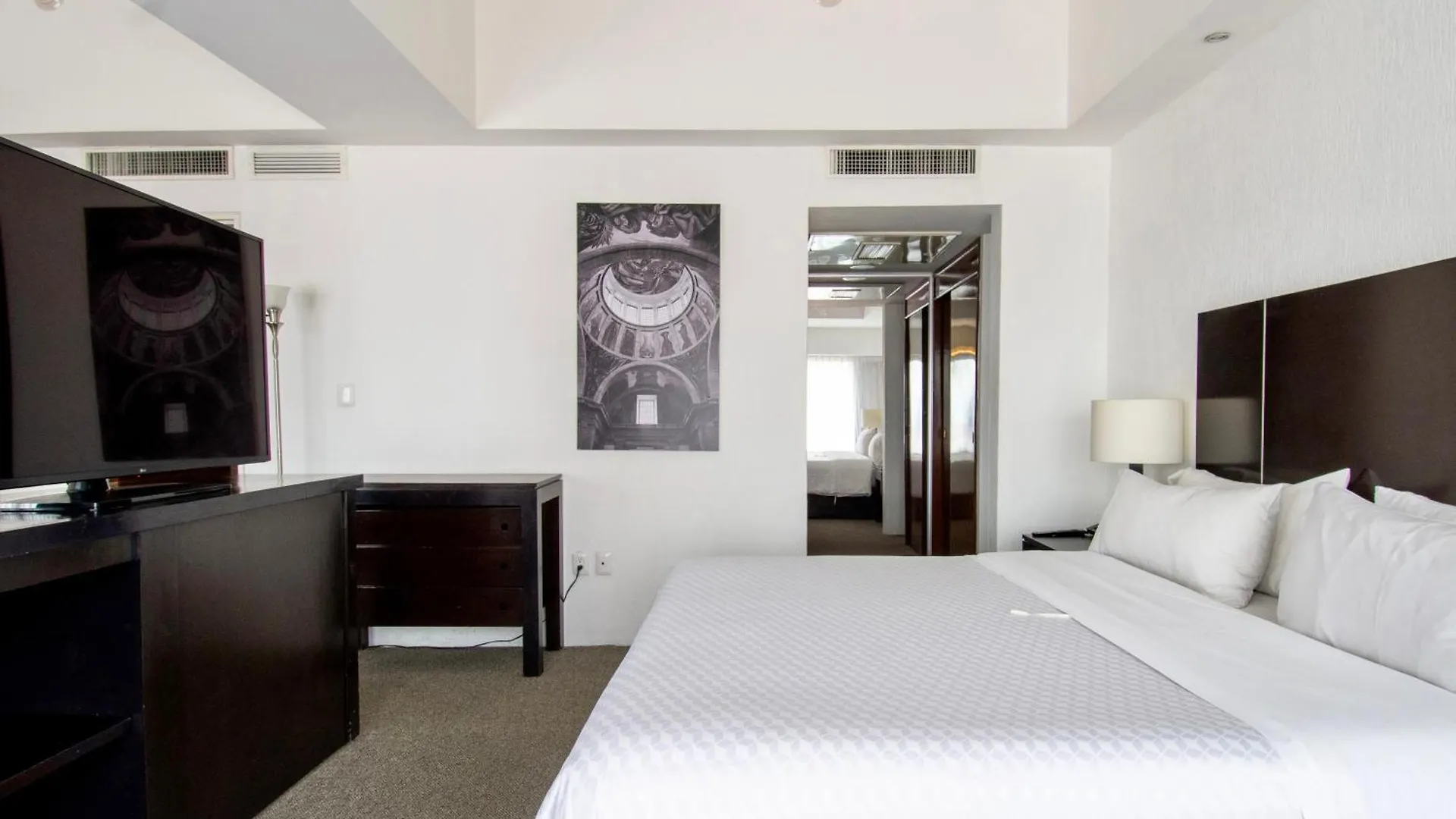 Hotel Plaza Genova Centro غوادالاجارا