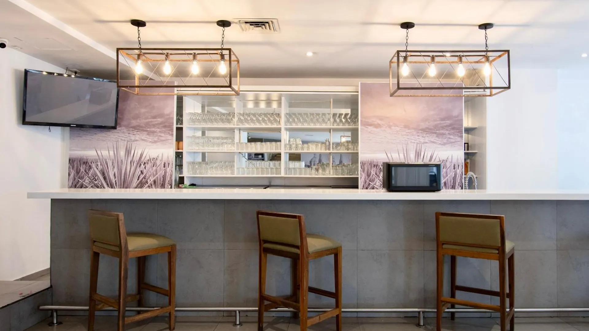 ****  Hotel Plaza Genova Centro غوادالاجارا المكسيك