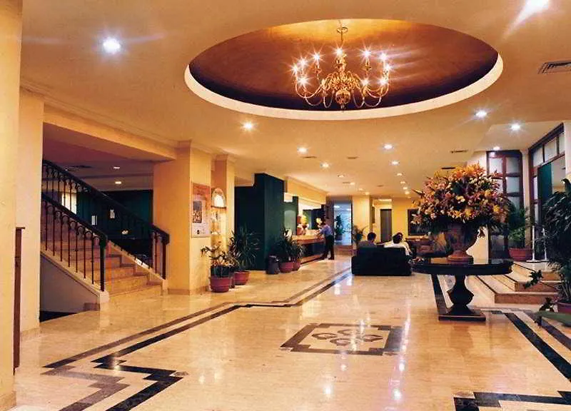 Hotel Plaza Genova Centro غوادالاجارا